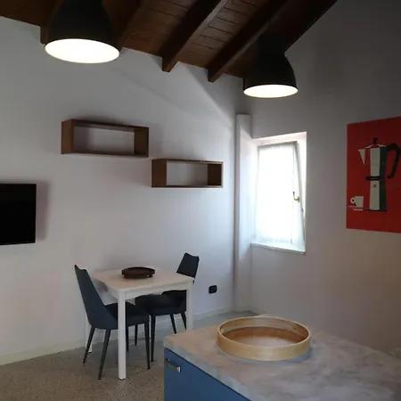 - La Corte Dei Mercanti - Centro Storico Apartman Stresa