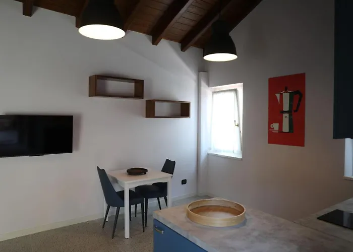 - La Corte Dei Mercanti - Centro Storico Apartament Stresa