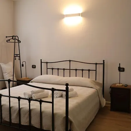 - La Corte Dei Mercanti - Centro Storico Apartmán Stresa